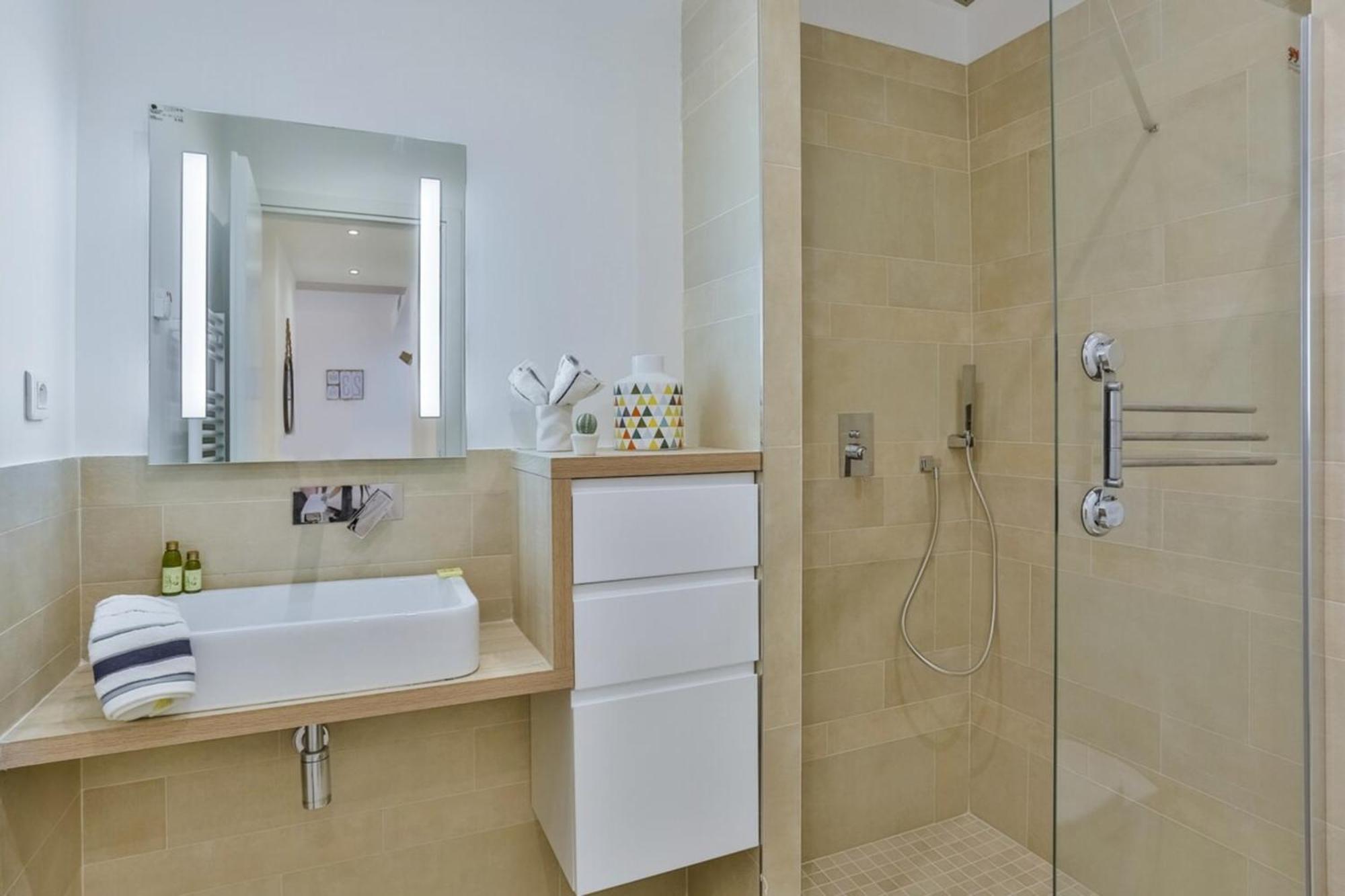 France 82 Tp -1 Min From The Sea - Terrace - Parking Apartment Nice Luaran gambar